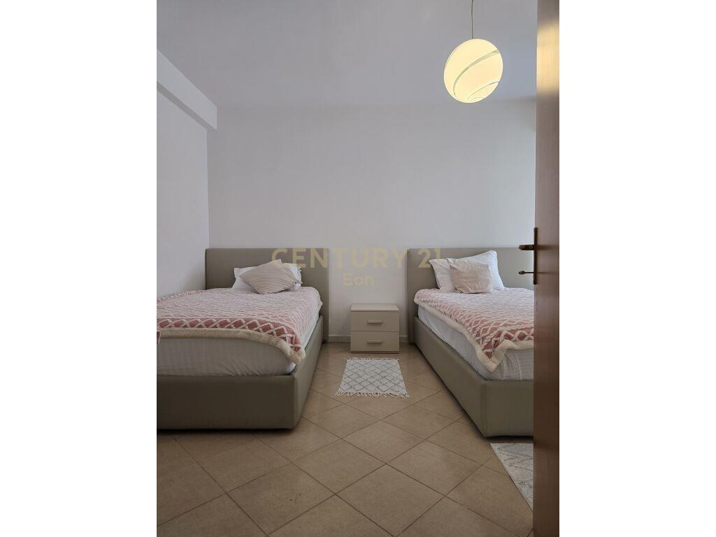 Apartament 2+1 me Verandë në Qendër të Durrësit!