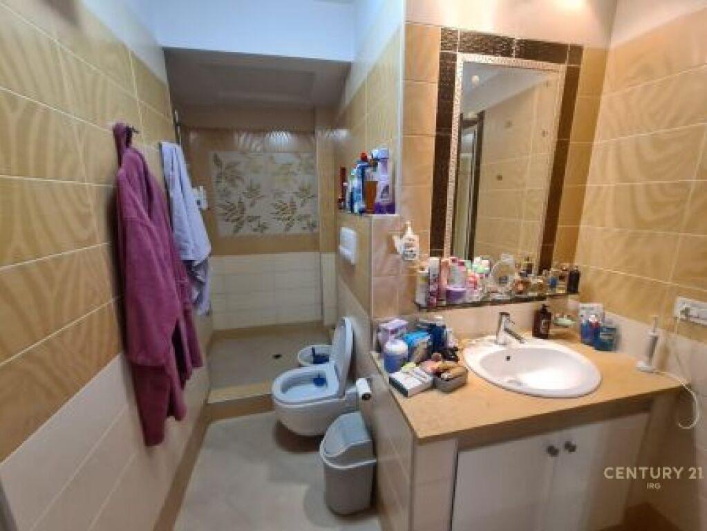 Qira Apartament 1+1+1 Rruga e Elbasanit 550 €