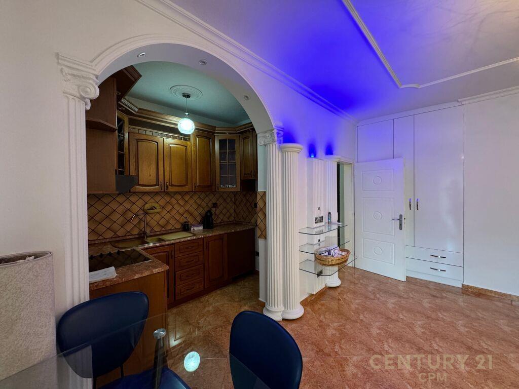 Qira Garsoniere 51m² 21 Dhjetori Tiranë 450 €