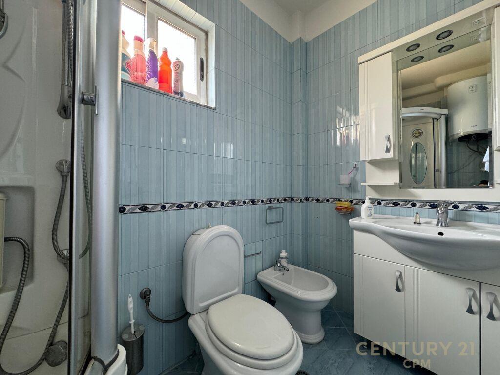 Qira Garsoniere 51m² 21 Dhjetori Tiranë 450 €