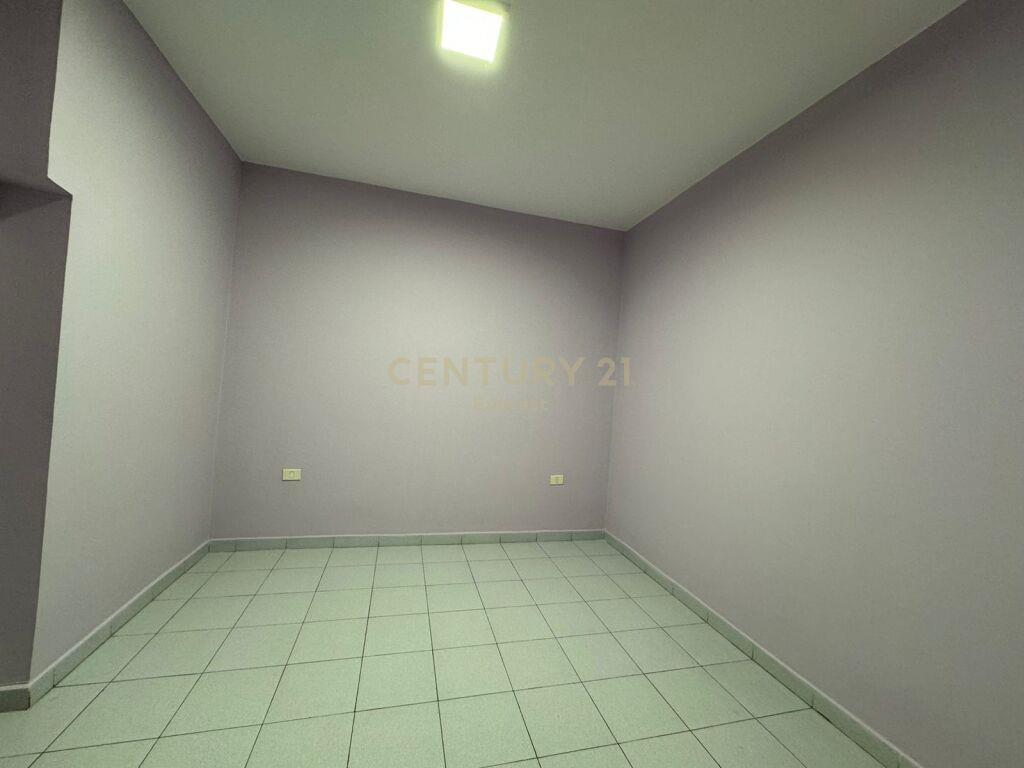 MUSLYM SHYRI, JAPIM ARTAMENT 3+1 ME QIRA PER ZYRA OSE BANIM