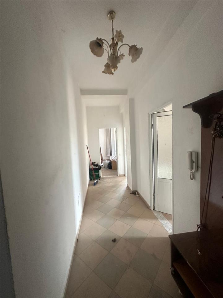 Shitet, Apartament 2+1+2, Rruga Dritan Hoxha, Tiranë