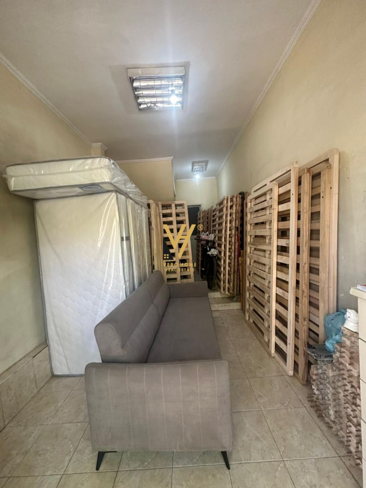 DYQAN TE MEDRESEJA 200.000 EURO