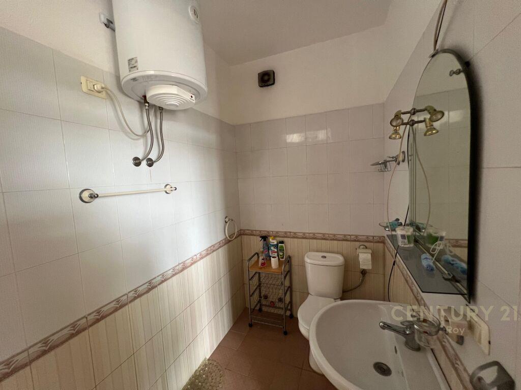 Papafingo ne shitje me pamje deti 2+1+2 te Mali i Robit, Dur