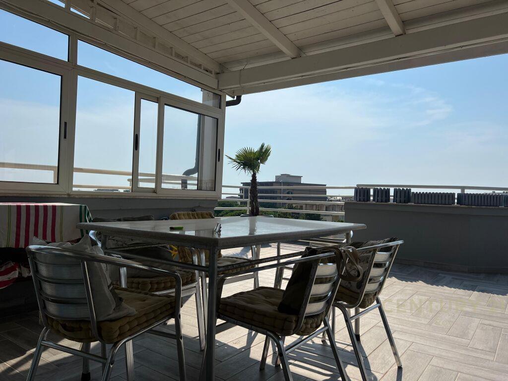 Papafingo ne shitje me pamje deti 2+1+2 te Mali i Robit, Dur