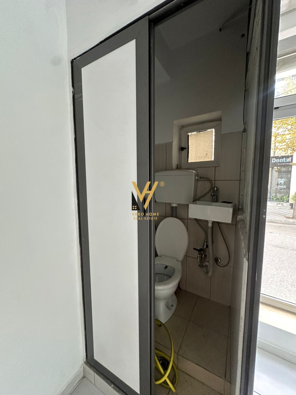 DYQAN 28 M2 TE RRUGA IRFAN TOMINI 50.000 LEKE