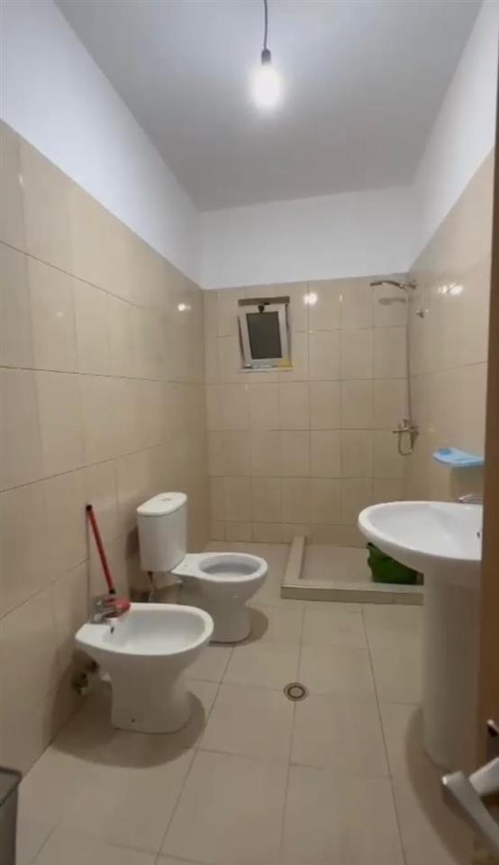 Agjencia Imobiliare HOXHA jep me Qera, Apartament 2+1, Ameri