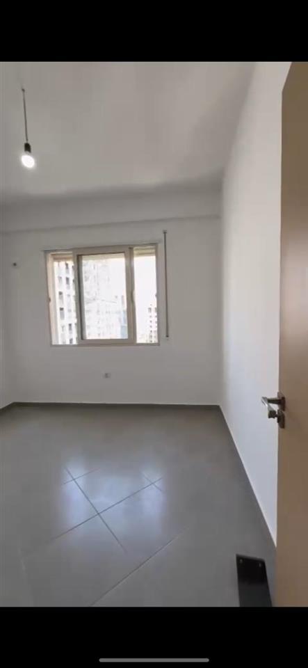 Agjencia Imobiliare HOXHA jep me Qera, Apartament 2+1, Ameri