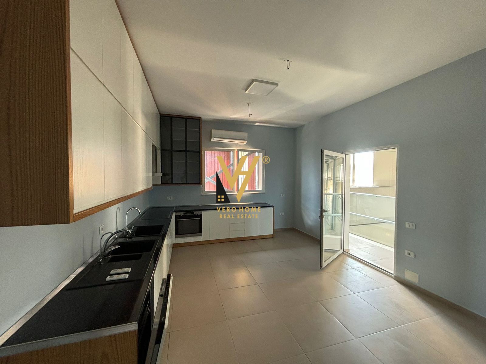 KAPANON 1620 M2 ME QERA NE VORE 5.000 EURO