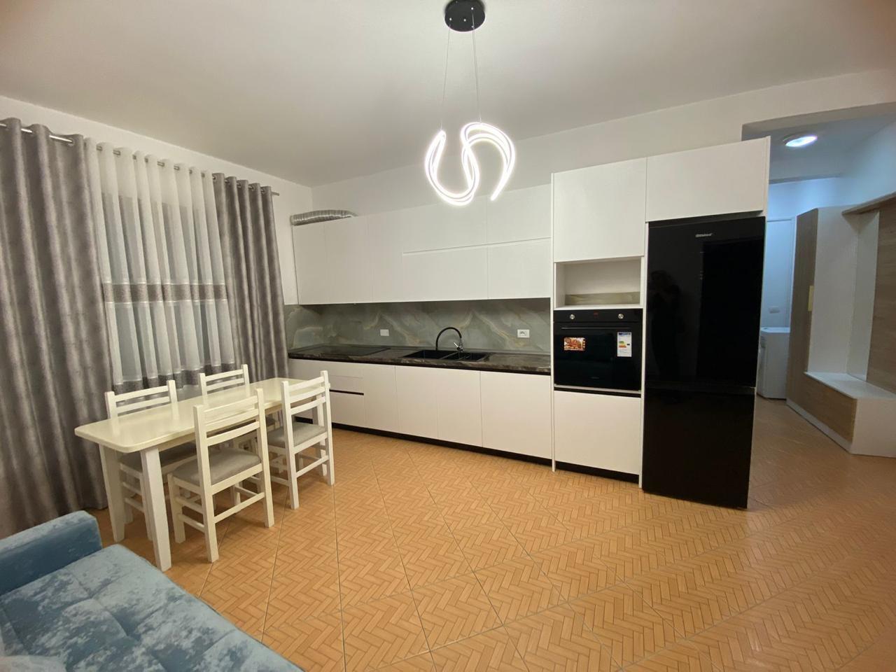 Jepet me qera kati i nje vile