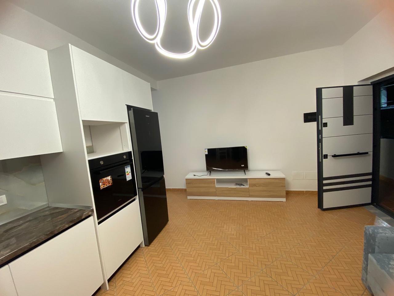 Jepet me qera kati i nje vile