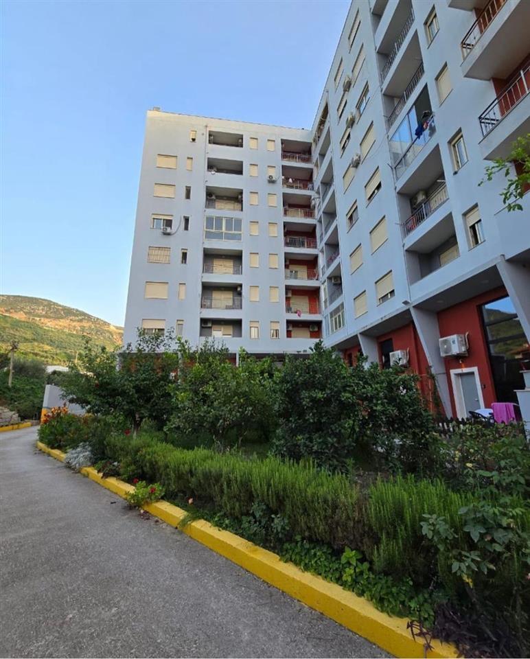 APARTAMENT 2+1 ME QERA AFATGJATE,LUNGOMARE VLORE