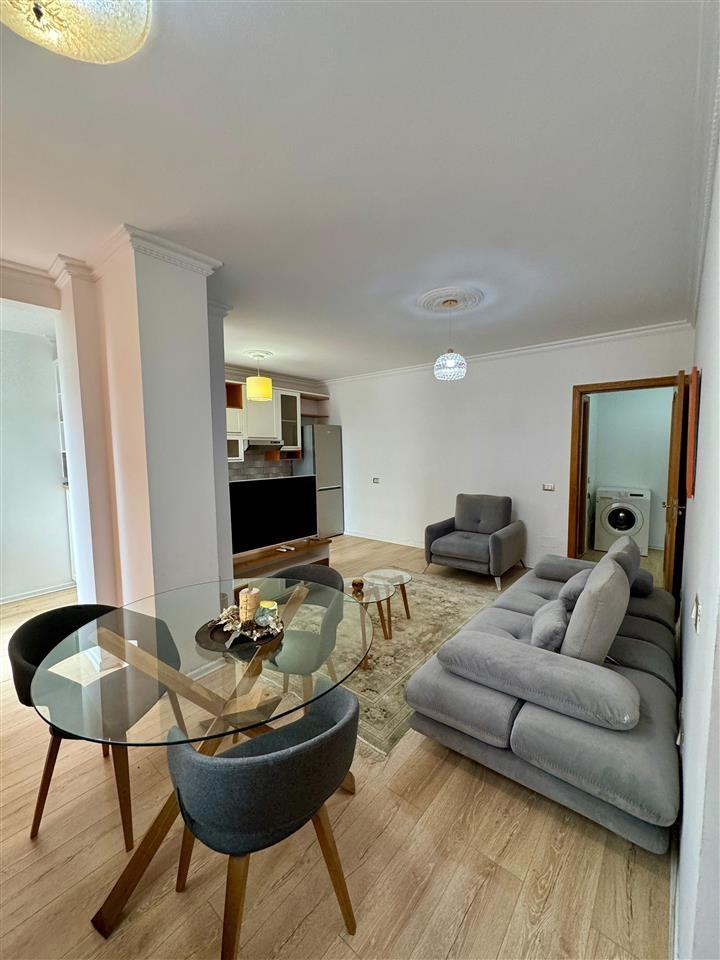 Shitet, Apartament 1+1,Air Albania, Tiranë.