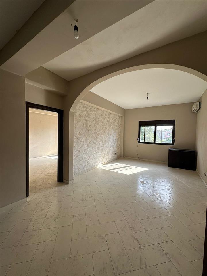 APARTAMENT PER SHITJE 3+1 STADIUMI DURRES!