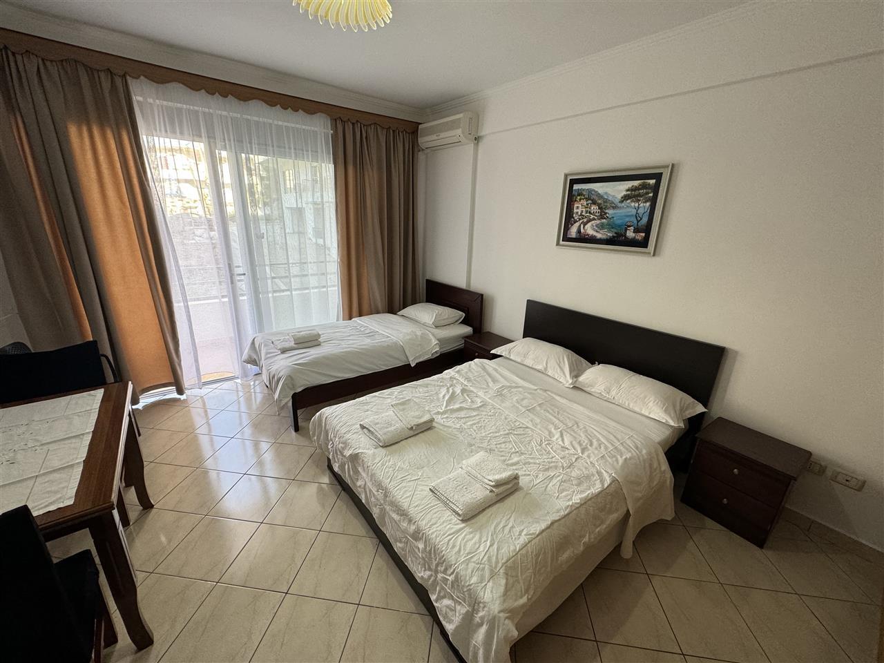 Apartamente dhe dhoma me qera ditore