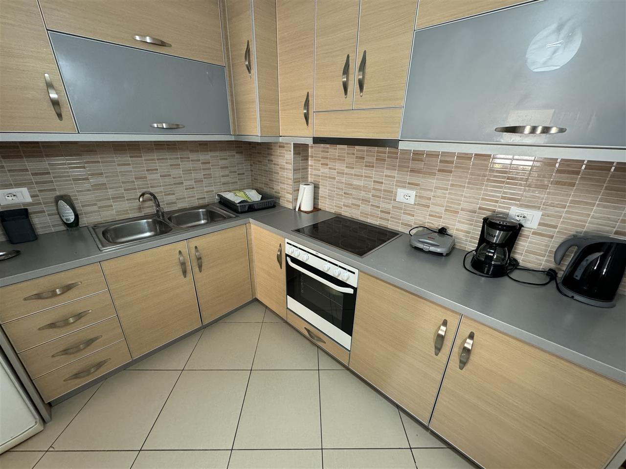 Apartamente dhe dhoma me qera ditore