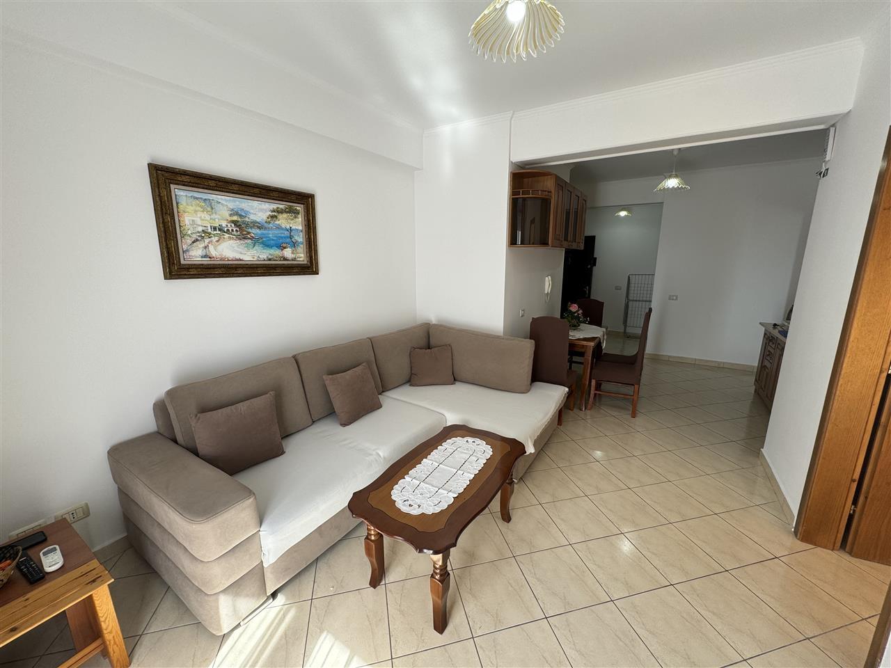 Apartamente dhe dhoma me qera ditore