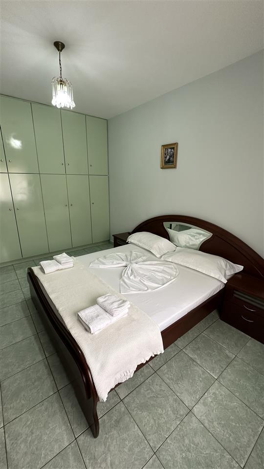 Apartamente dhe dhoma me qera ditore