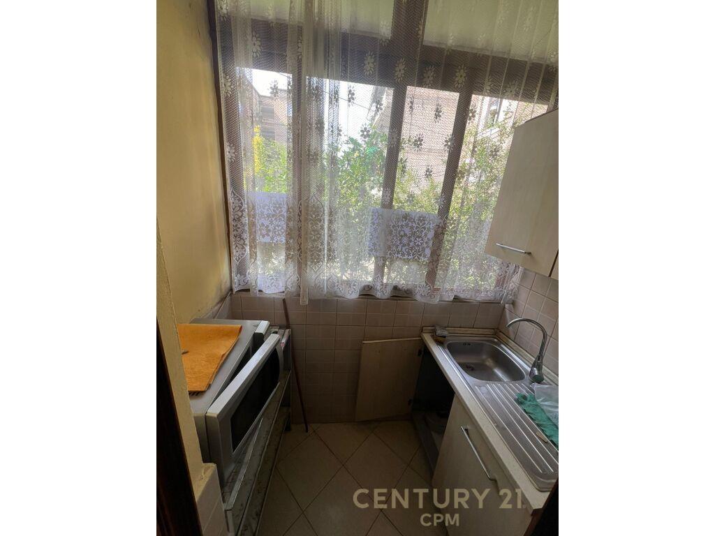 Jepet me qira Apartament , njesi komerciale500€ smart100019