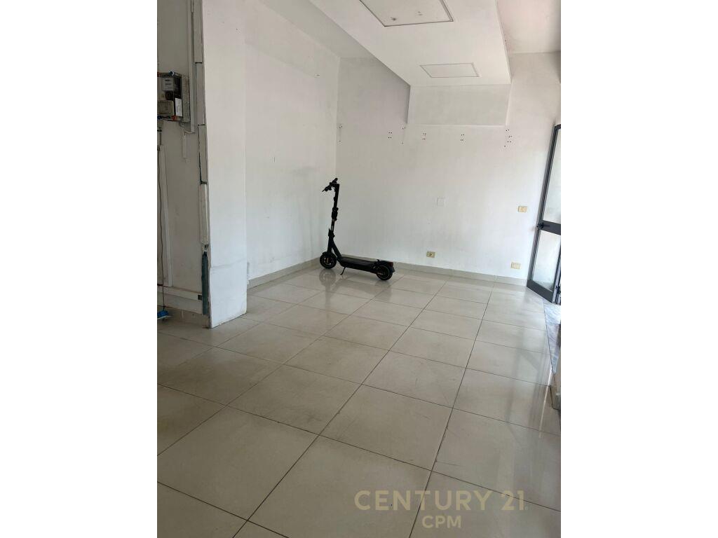 Jepet me qira Apartament , njesi komerciale500€ smart100019