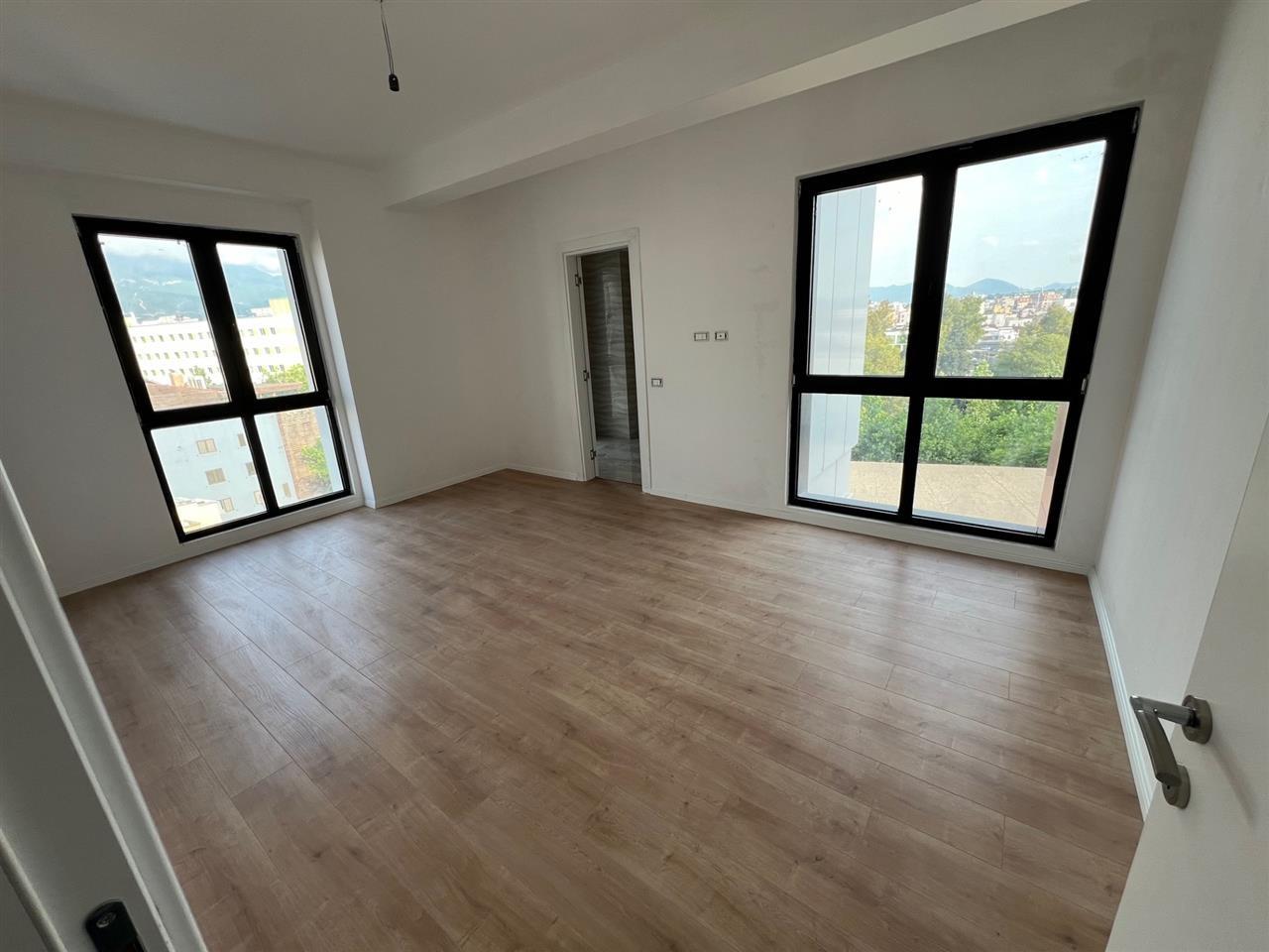 ARLIS Farmacia 10, Shitet Apartament 2+1