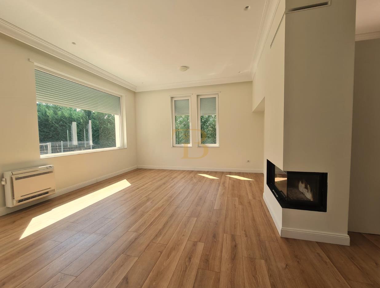 Vilë 2-katëshe me qera, Rolling Hills