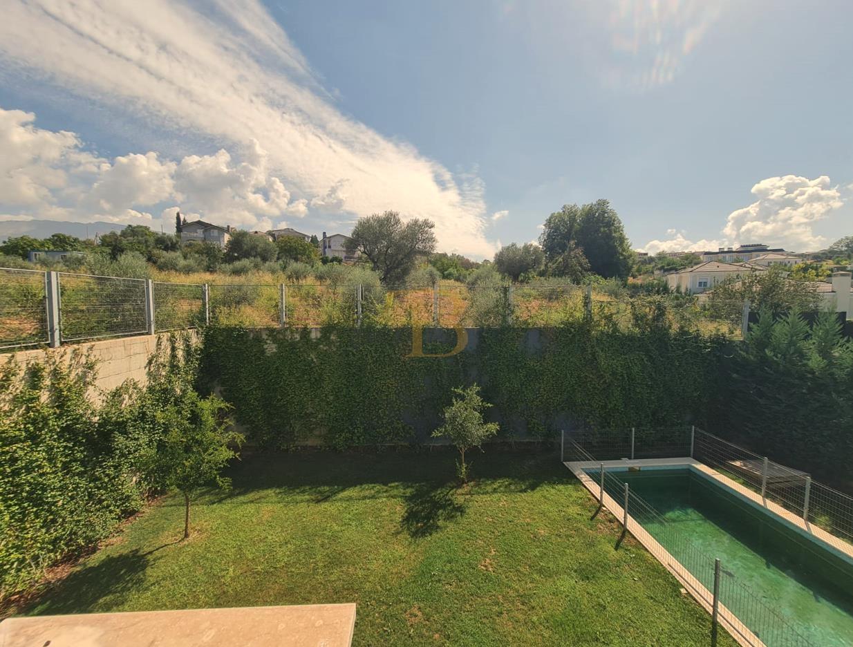 Vilë 2-katëshe me qera, Rolling Hills