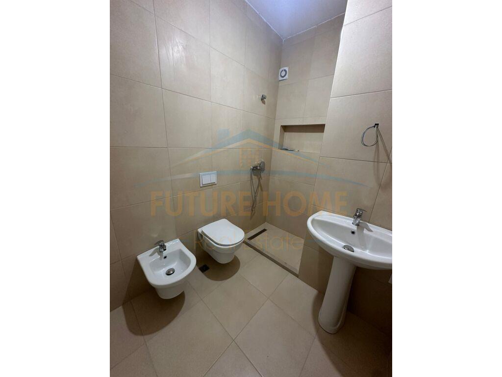 SHITET 1+1, PORCELAN, PALLAT I 2024