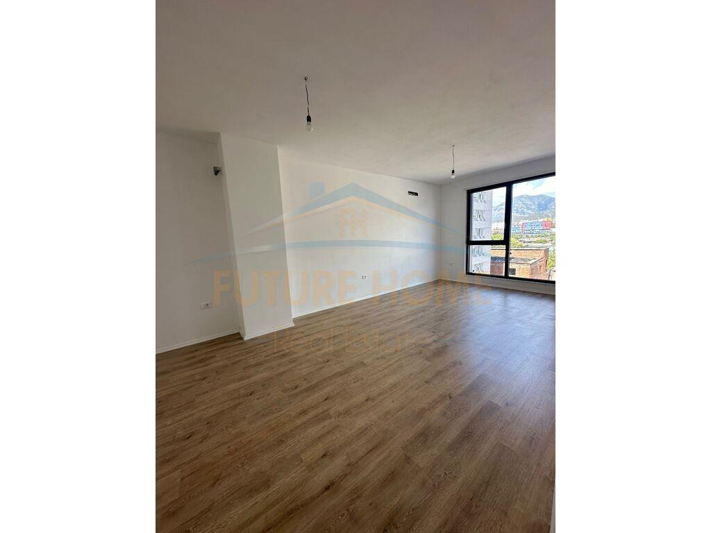 SHITET 1+1, PORCELAN, PALLAT I 2024