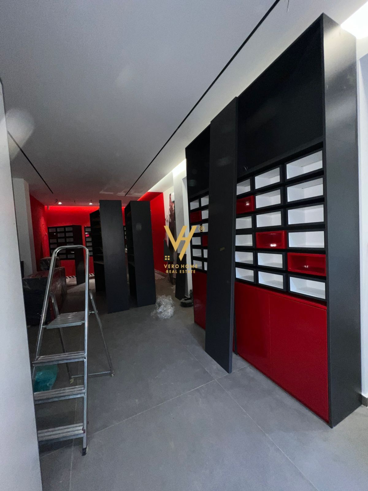 DYQAN 180M2 ME QERA TE RRUGA E DURRESIT 4.000 EURO