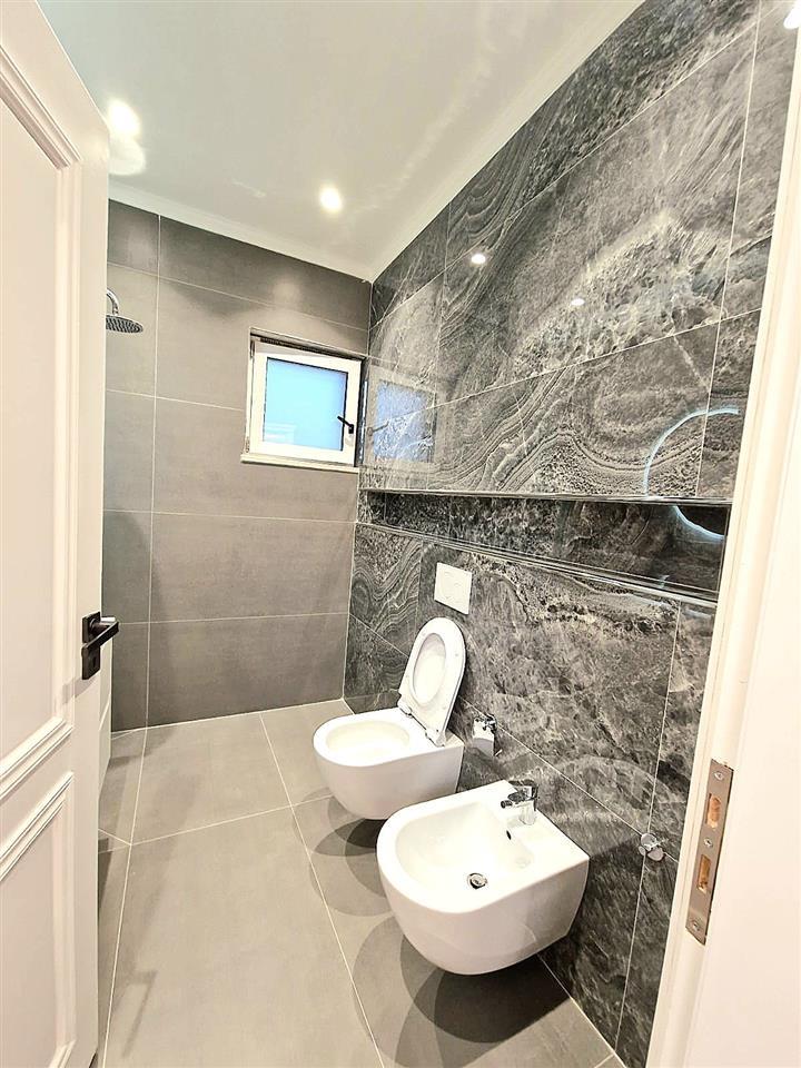 Vila luksoze,5 km nga plazhi Qerretit