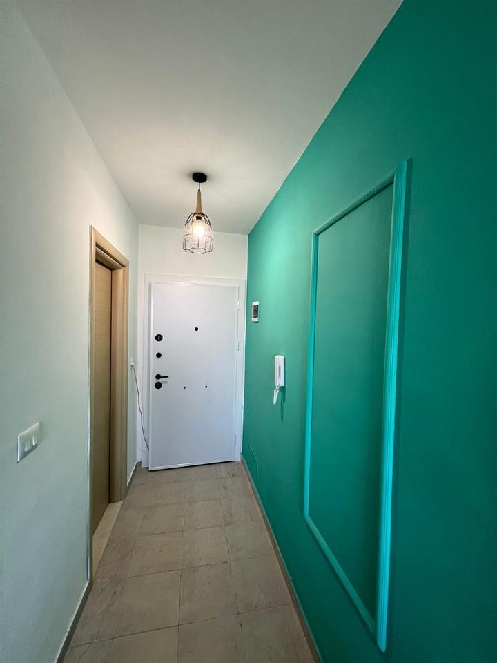 Shitet Apartament 1+1