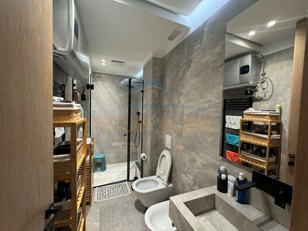 Shiten, Apartamente 2+1+2,,Komuna e Parisit