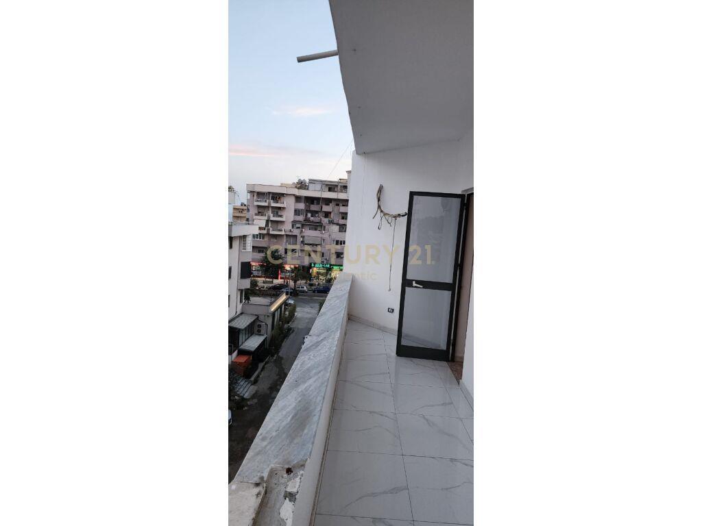 SHITET APARTAMENT 2+1 PLAZH STACIONI DYTE !