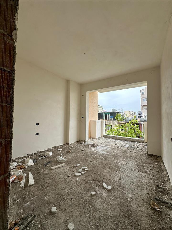 SHITET APARTAMENT 2+1+2 NE QENDER DURRES!