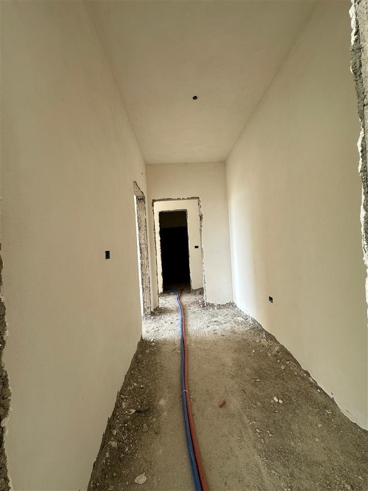 SHITET APARTAMENT 2+1+2 NE QENDER DURRES!