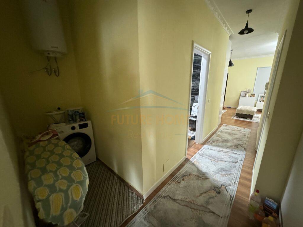 Shitet, Apartament 2+1+2, Rruga 5 Maji