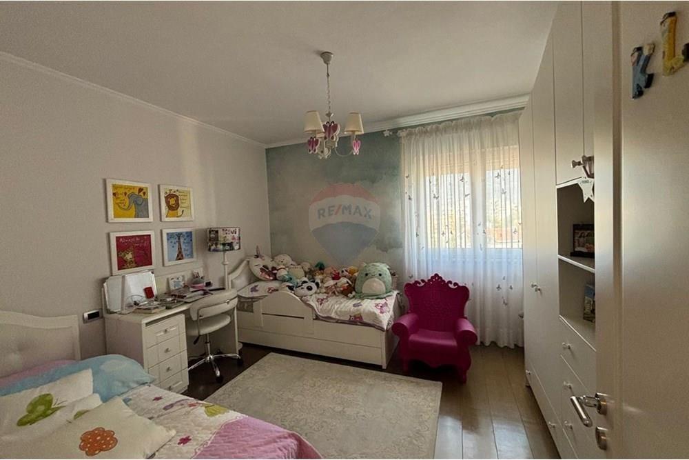 Apartament 2+1 per shitje tek Rruga Elbasanit!