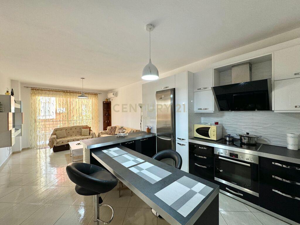 APARTAMENT 2+1 ME QIRA TE LIQENI I THATE ! 600 € Neom99784