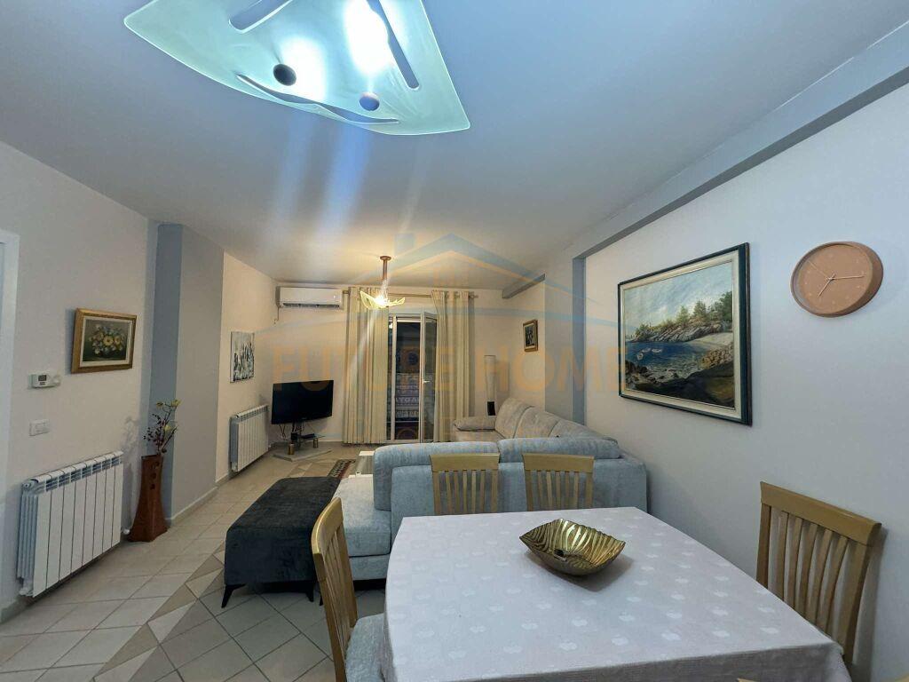 Qera, Apartament 2+1, 21 Dhjetori.