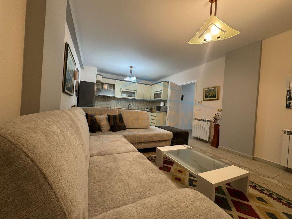 Qera, Apartament 2+1, 21 Dhjetori.