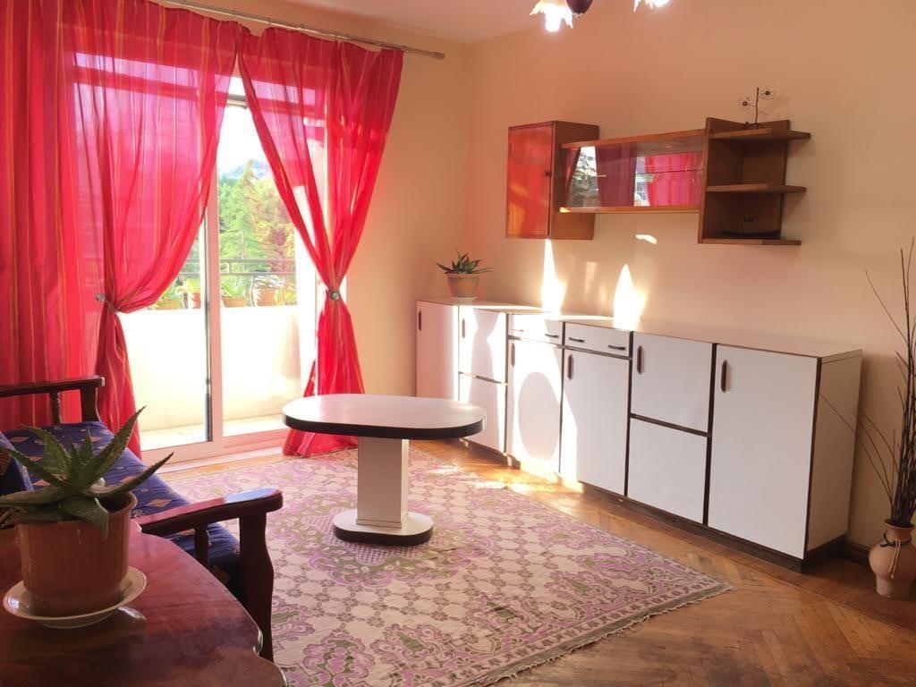 JEPET ME QIRA APARTAMENT PERBALL BAR KAPRICO