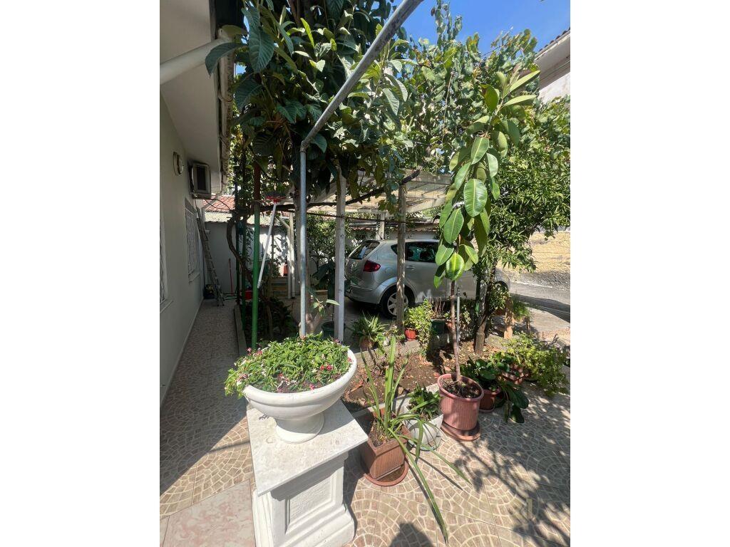 Shtepi private per qira 800 € smart100119