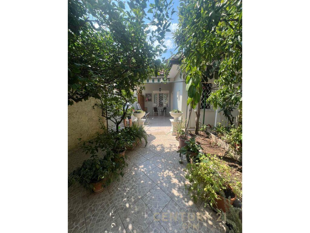 Shtepi private per qira 800 € smart100119