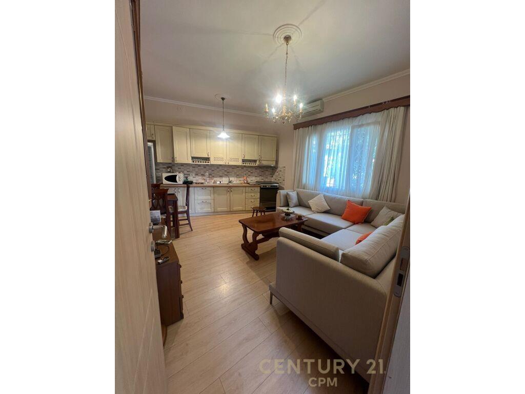 Shtepi private per qira 800 € smart100119