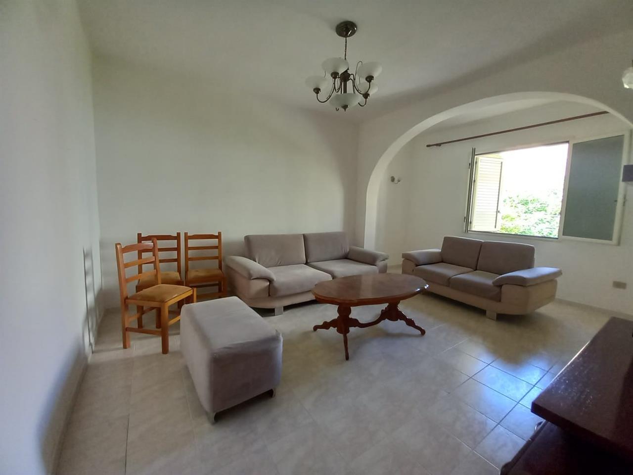 Qira, Shtepi Private 3+1,Pran Tregut Industrial , Durres.