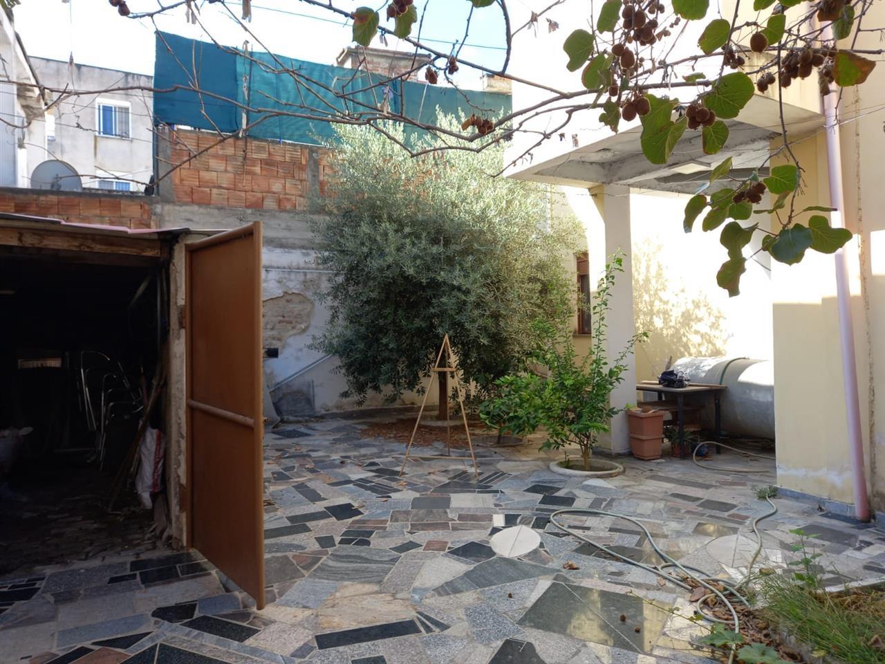 Qira, Shtepi Private 3+1,Pran Tregut Industrial , Durres.