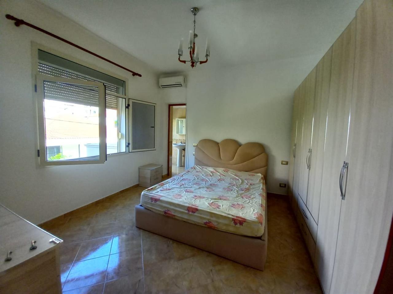 Qira, Shtepi Private 3+1,Pran Tregut Industrial , Durres.