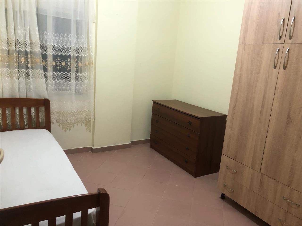 Jepet Hyrje 3+1 e mobiluar me qira