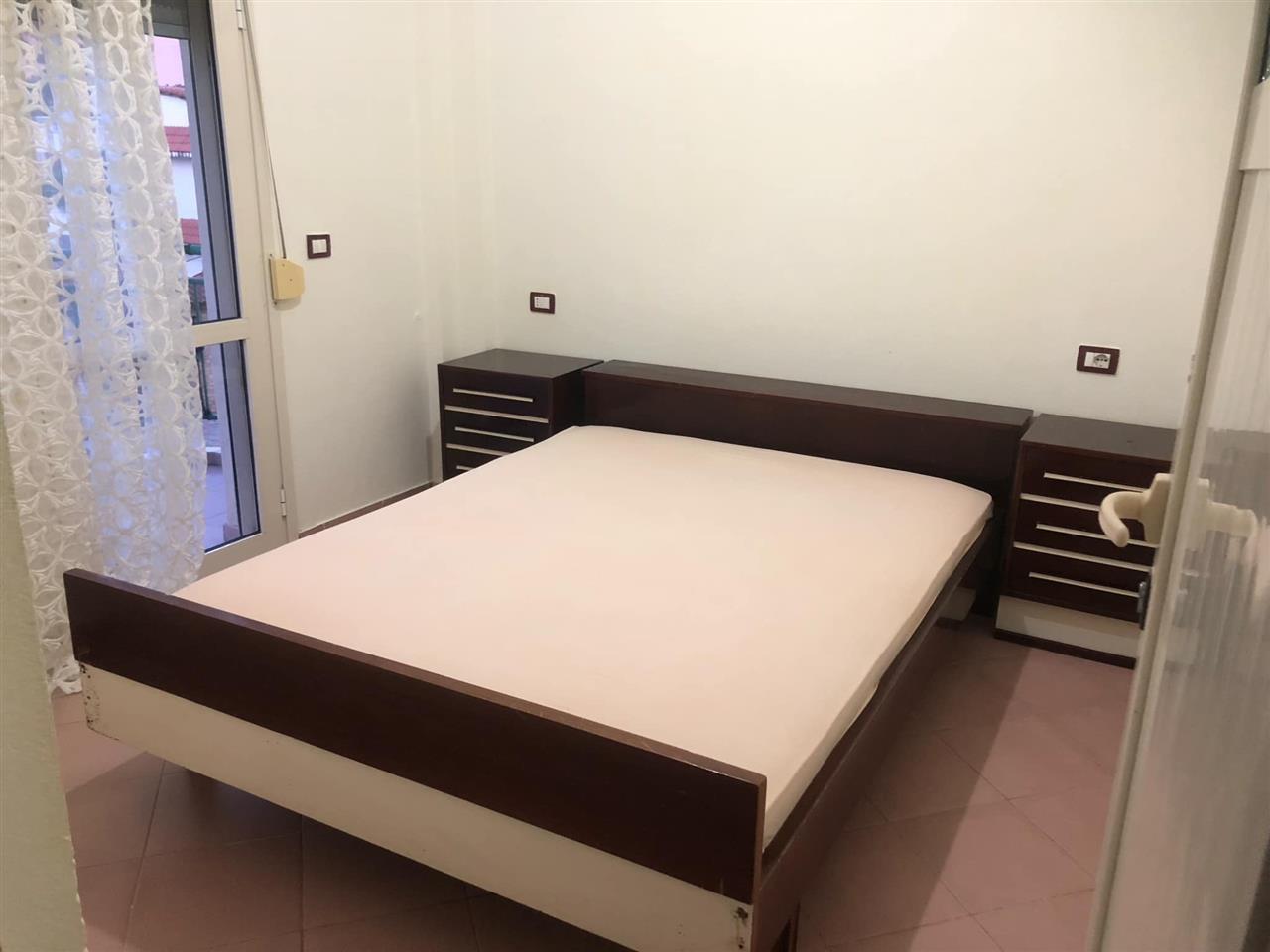 Jepet Hyrje 3+1 e mobiluar me qira